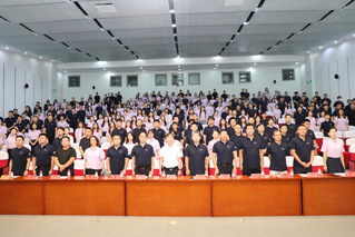 公共事务学院举办2024级研究...