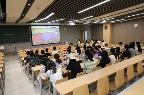 我院圆满举办2022级研究生开...